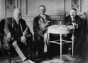 berühmte Freimaurer Gustav Stresemann, Austen Chamberlain und Aristide Briand bei Verhandlungen in Locarno